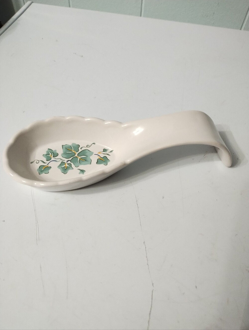 Vintage Callaway Ivy Scalloped Edged Ceramic Spoon Rest